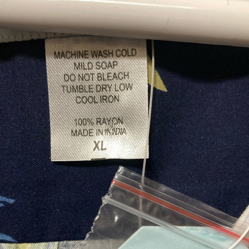 Hawaii Hangover men’s XL - Picture 6 of 6